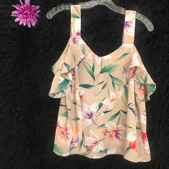 Tops - 🌸💐Floral Blouse 💐🌸